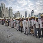 dubac3ae-groupe-de-travailleurs-pakistanais