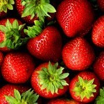 Strawberries_with_hulls_-_scan