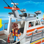 0011614_playmobil-city-action-rescue-boat-with-water-hose-5540.jpeg