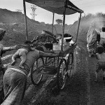 Sebastiao-Salgado-Les-mains-de-lhomme-Mines-de-Charbon-de-Dhanbad-2