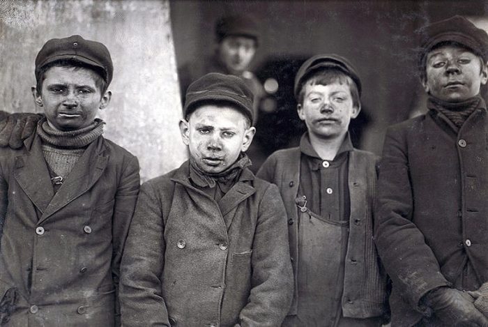 2-child-laborers-portrayed-by-lewis-hine-everett