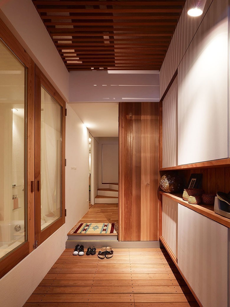 Small-house-in-Kobe-ideasgn8-FujiwaraMuro-Architects
