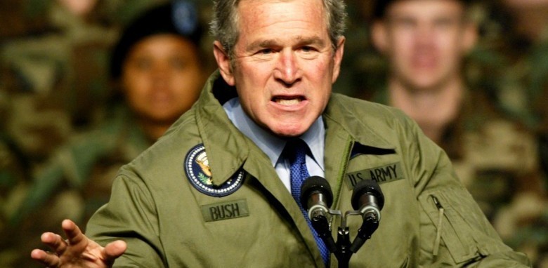 US PRESIDENT GEORGE BUSH MAKES A POINT DURING SPEECH TO ARMY TROOPS INTEXAS.