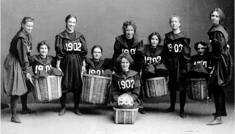 Smith-College-Class-1902-basketball-team