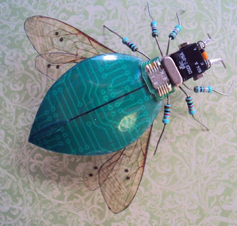 7_insect_sculptures_circuit_board_upycle_art_Julie_alice_chappell17