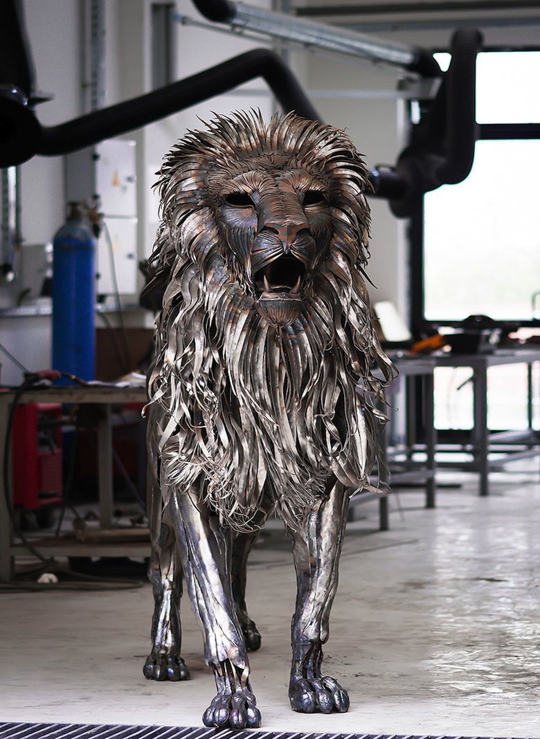 aslan-metal-lion-sculpture-selcuk-yilmaz-10