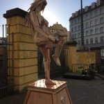 giant-wood-sculpture