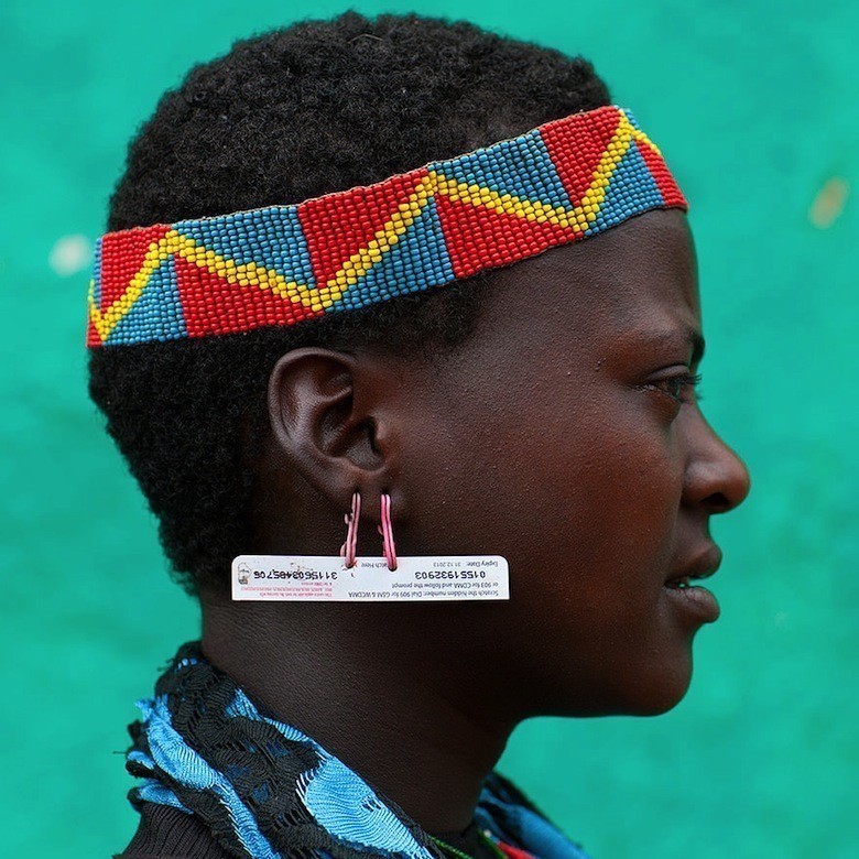 recycled-headwear-trash-jewelry-omo-valley-tribes-ethiopia-eric-lafforgue-20
