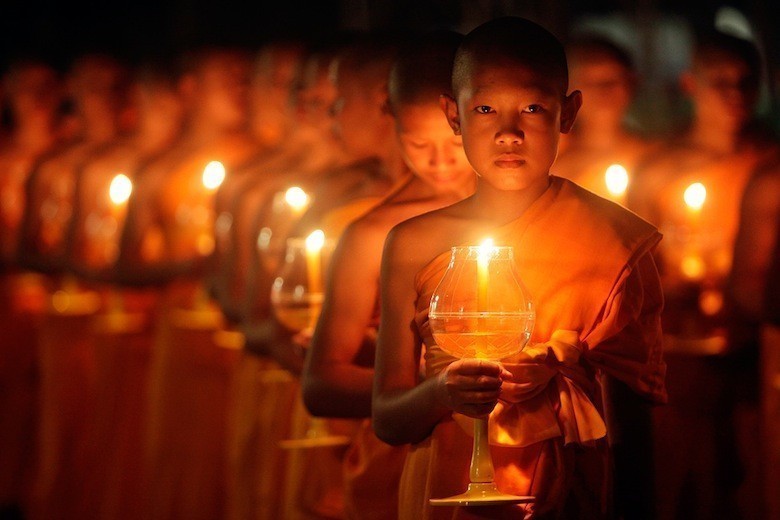 Les origines de Yi Peng et Loy Krathong Buddhist-lanterns