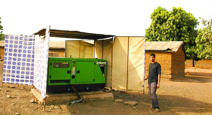 Bénin : ils apportent la lumière à 3000 personnes