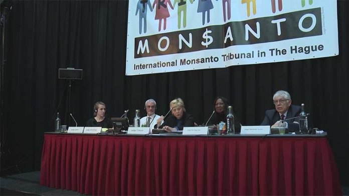Procès citoyen contre Monsanto : un "succès" selon les organisateurs