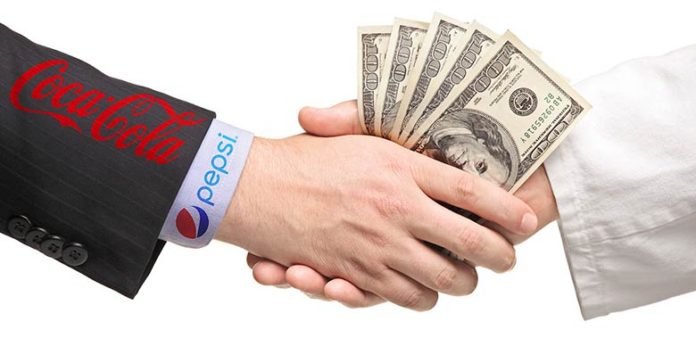 Coca, Pepsi : l’industrie du soda manipule les politiques de santé publique