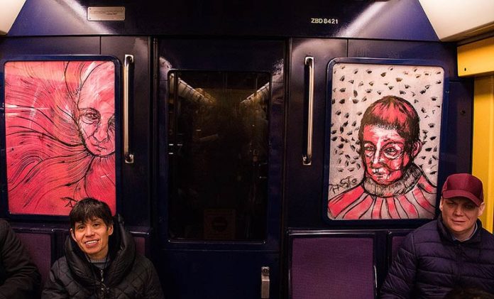 L'artiste qui transforme le RER parisien en musée d'Art