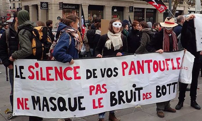 Quand la fin justifie les moyens : stratégie du choc et état d'urgence