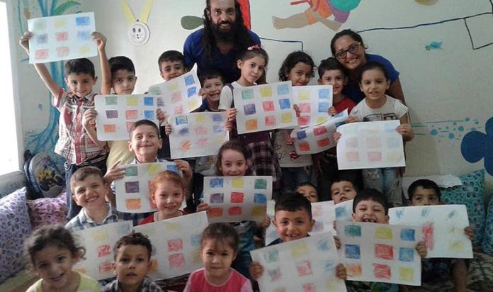 Ces volontaires aident les réfugiés à se reconstruire une vie digne