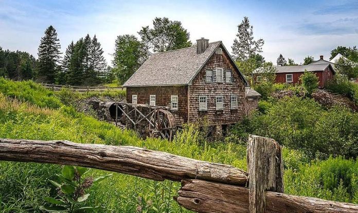 Un village Canadien entier est en vente pour moins de 70 000 euros par bâtiment