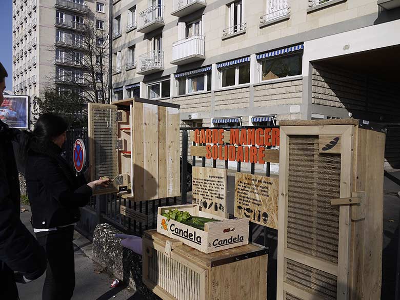 Un garde-manger solidaire dans les rues de Paris ! By Mrmondialisation Gardemanger4