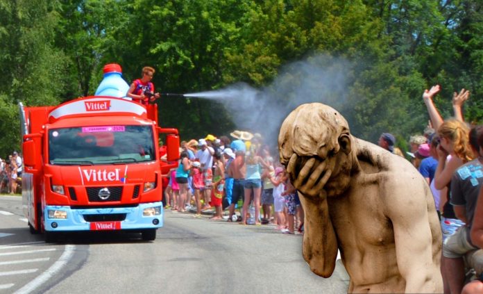 La caravane du Tour : « cette orgie commerciale vide de sens »