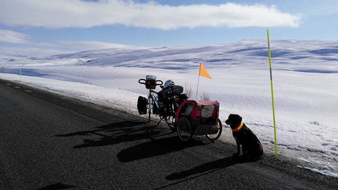12 000 km à vélo avec un chien ! L’aventure hors normes d’Amandine et Jah-li