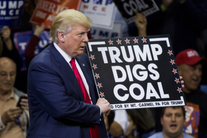 Pendant l’été, Trump continue de piétiner le climat