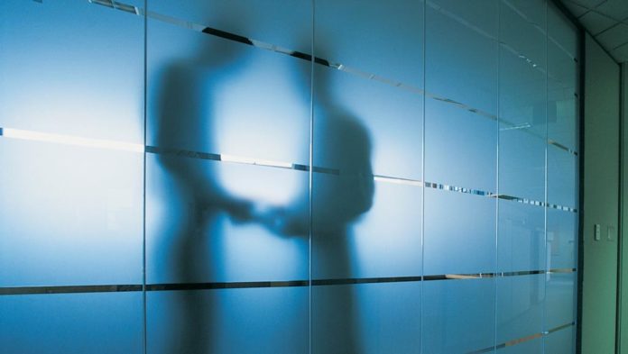 Activités parallèles des eurodéputés : « Dites-nous qui vous paie ! »