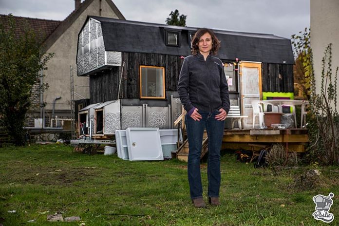 Sophie a construit sa tiny-house 100% récup’ toute seule !