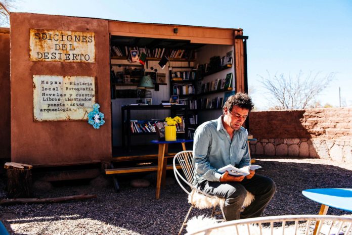 La librairie en plein désert : visite d’une oasis culturelle unique en son genre