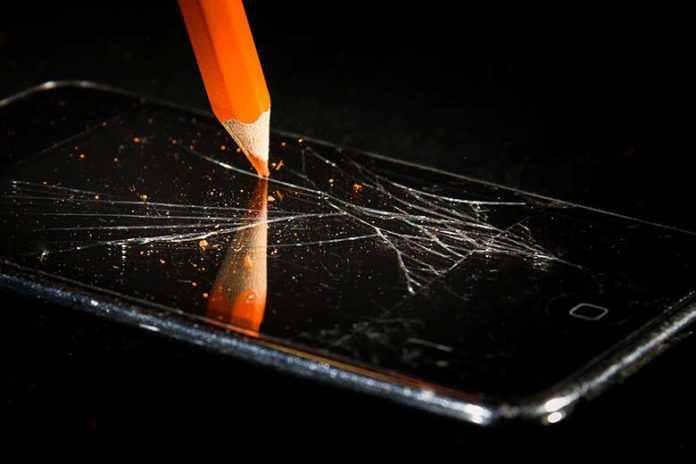 Attac assignée au tribunal par Apple : un symbole des temps qui viennent