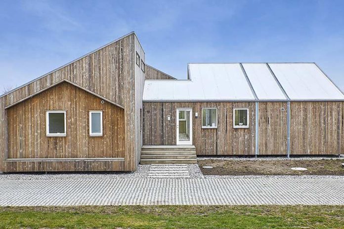 Une maison faite d’herbe, de paille et d’algues au Danemark