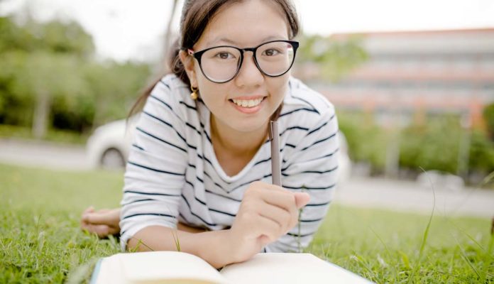 Être étudiant et éco-engagé ? facile avec ce guide gratuit sur l’alimentation durable