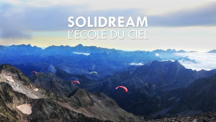 « L’école du ciel » : traversée spectaculaire des Pyrénées en parapente