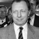 Bundesarchiv_B_145_Bild-F078267-0023,_Bonn,_Ministerpräsidenten_mit_EU-Kommissar_Delors-CROPPED