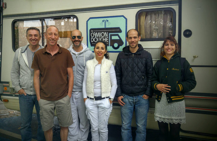 Toulouse : des bénévoles offrent leur « Camion Douche » aux sans-abris
