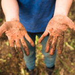 Au Jardin – Mains2 copie