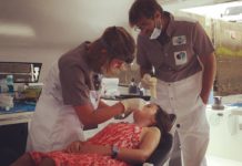 Deux français lancent un voilier-cabinet-dentaire pour les enfants de tous les océans