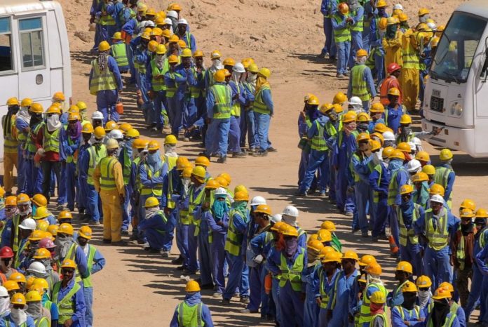 Qatar : une plongée dans l’enfer des travailleurs immigrés