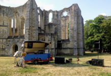 La Charlek : une régie son et lumière qui tourne à l’huile de coude et au soleil