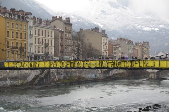 Grenoble : refus de rétablir l’eau et le chauffage pour des mal-logés selon le DAL