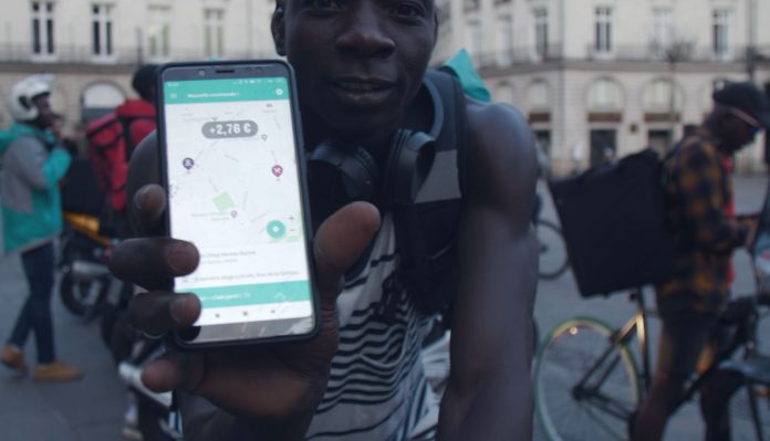 Les Délivrés : immersion dans la réalité crue de l’Ubérisation (Documentaire)