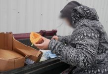 Ces étudiants font les poubelles contre la précarité et le gaspillage