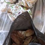 freeganisme-sac-poubelle-pain