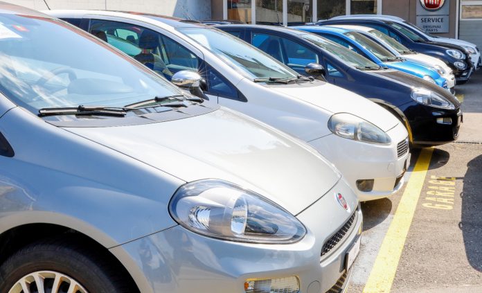 Loi climat et secteur automobile : les médias au service des lobbies