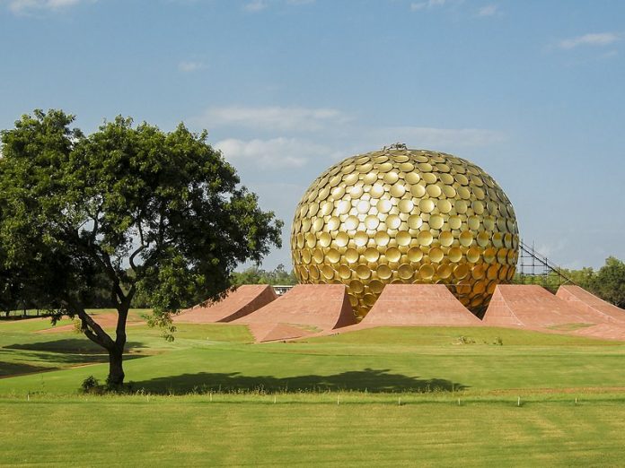 L’Aurore : la BD qui dépeint tout en nuances la cité idéale d’Auroville