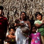 De_la_mano_con_Lucia_por_el_Guayabal_(Con_su_hermana)