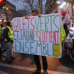 Manifestation_CLIMAT_8_décembre_2018_-_Gilets_verts_et_jaunes_luttent_ensemble