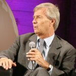 2048px-2013_Global_Conference_at_Unesco_Vincent_Bollore