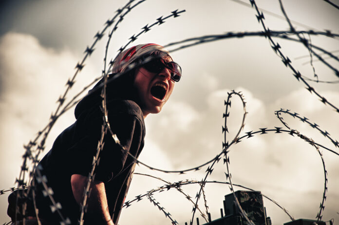 Lyon-Turin : la résistance se durcit pour arrêter le TGV écocidaire