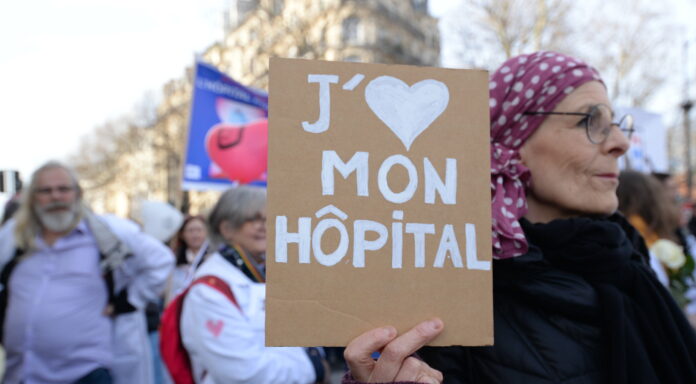 Impôts : le questionnaire bidon de Macron pour manipuler les français