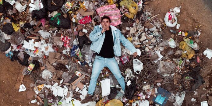 Micro et nanoplastiques : notre civilisation face à son addiction