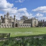 2048px-Cambridge_-_St_John_College_-_New_Court
